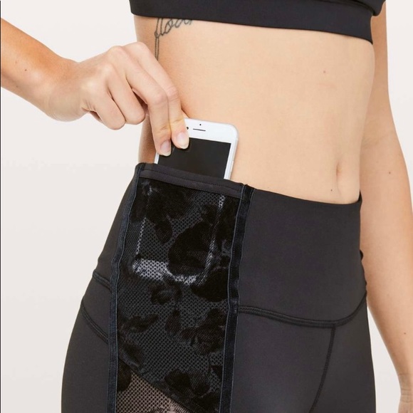 Lululemon Hi Rise lace trim crops sz 4 - Picture 2 of 5